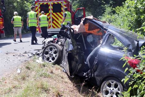 accident caen tram|Un mort et deux blessés graves dans une collision。